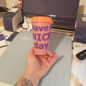 Color changing to go coffee mug.